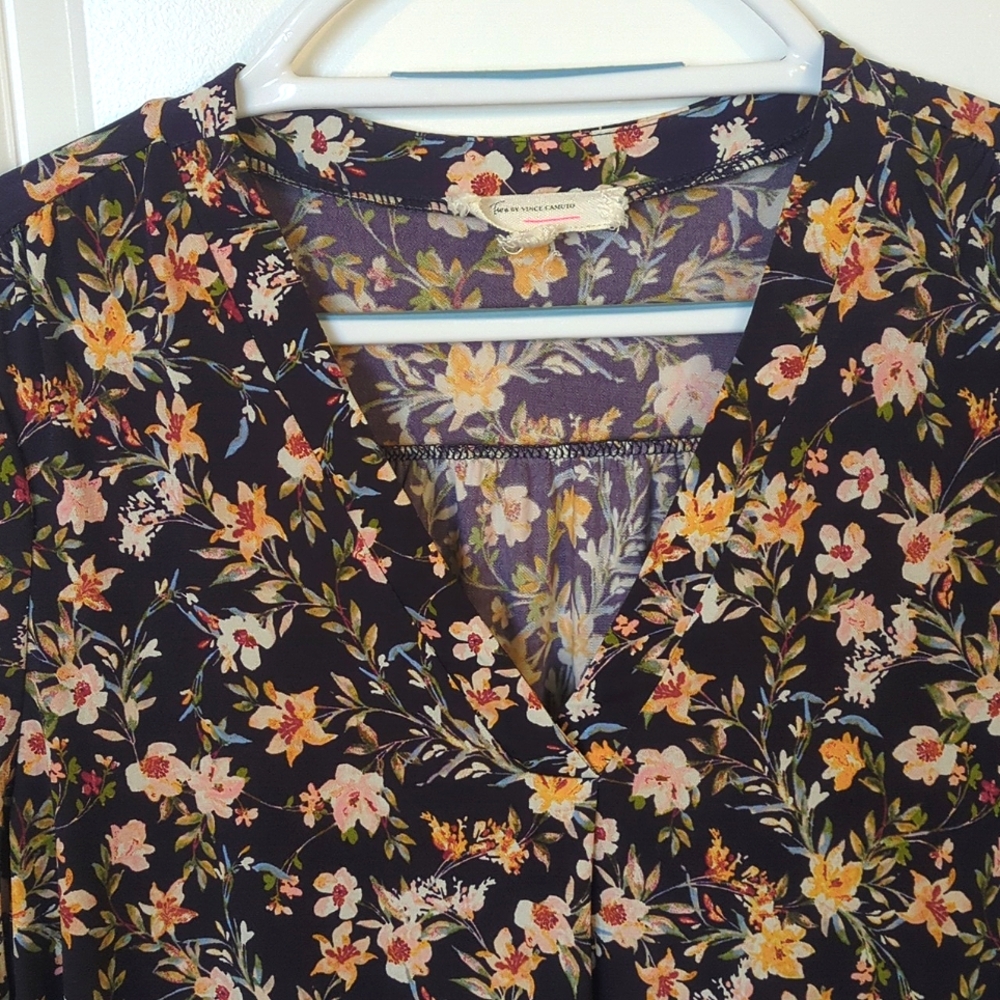 Two By Vince Camuto Floral Blouse - Picture 3 of 6